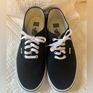 Men’s Vans authentic shoe. Size 13W
